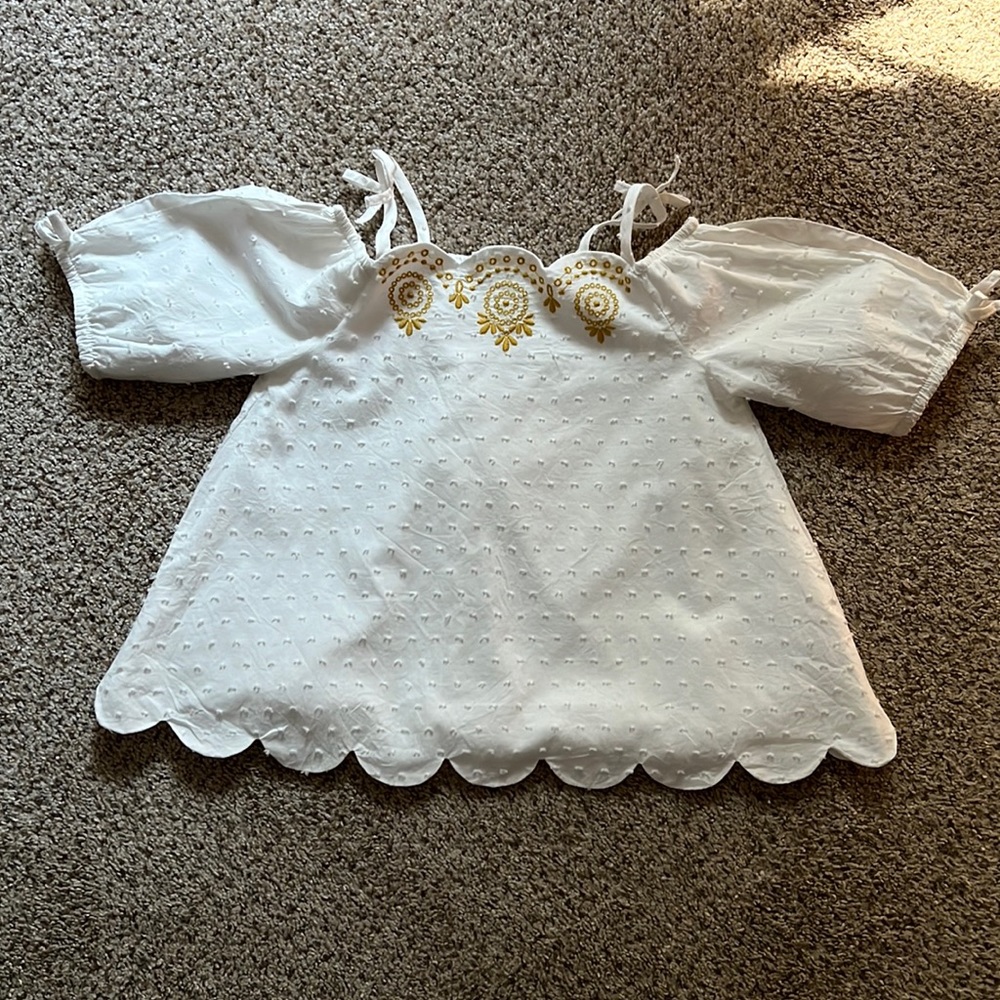 Max Studio Kids 5T NWOT top with open shoulders